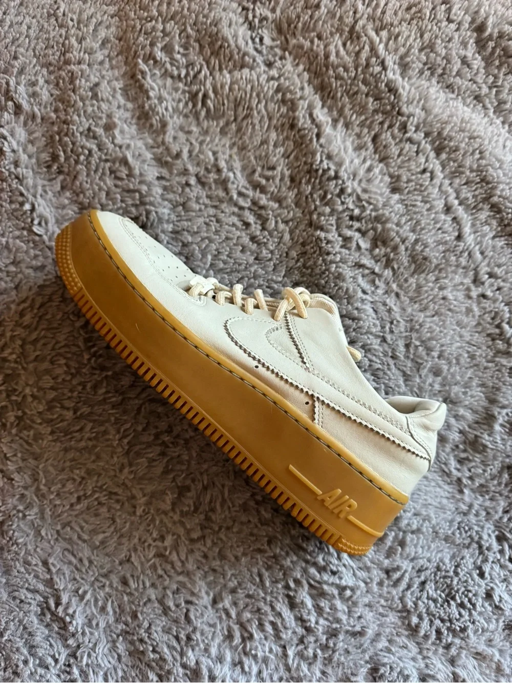NIKE Women’s Air Force 1 Sage Low LX Platform Sneakers Size 9